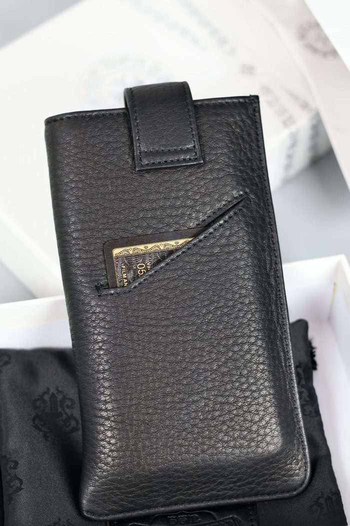 クロムハーツ CHROME HEARTS レザー製スマホケース 高級感あふれるデザイン - 画像 (7)