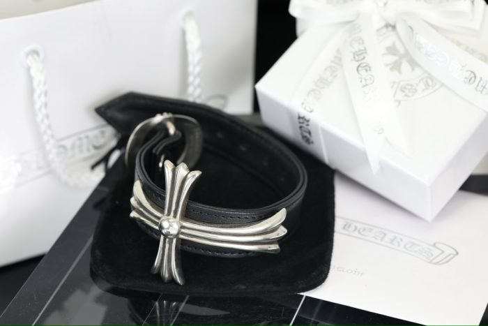 クロムハーツ BENT CH CROSS レザーブレスレット ガンスリンガー シルバーアクセ - 画像 (10)