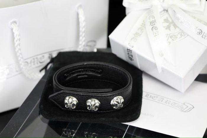 クロムハーツ 3BTN 2SNP BSフレア レザーブレスレット シルバーアクセント - 画像 (8)