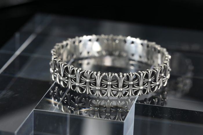 クロムハーツ CHROME HEARTS セメタリークロスバングル シルバー925 重厚感のあるデザインアクセサリー