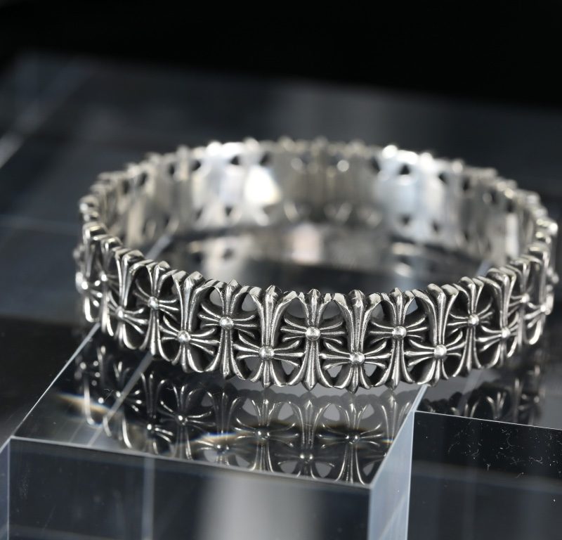 クロムハーツ CHROME HEARTS セメタリークロスバングル シルバー925 重厚感のあるデザインアクセサリー