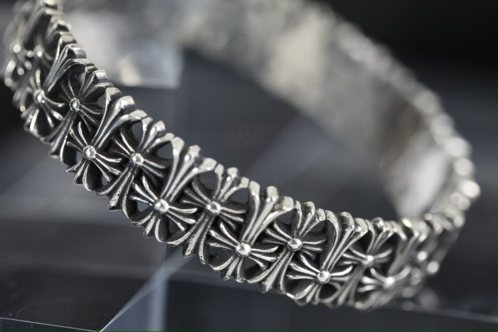 クロムハーツ CHROME HEARTS セメタリークロスバングル シルバー925 重厚感のあるデザインアクセサリー - 画像 (7)