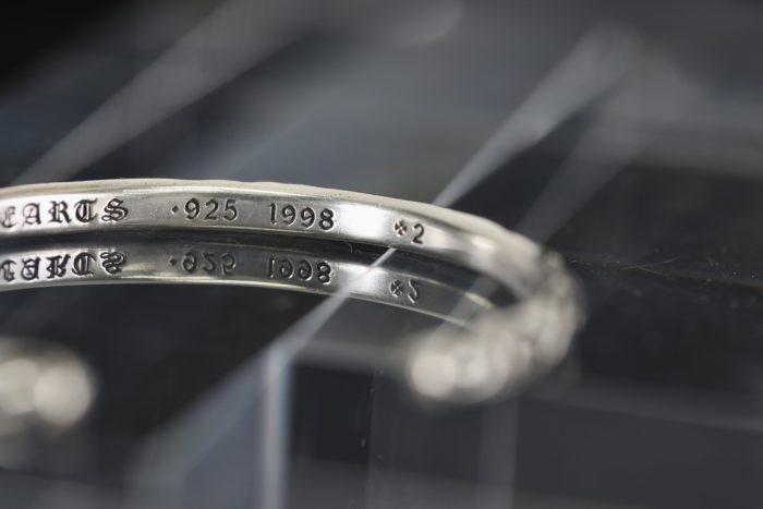 クロムハーツ CHROME HEARTS スクロールバンドバングル シルバーブレスレット 上品な彫刻デザイン - 画像 (8)