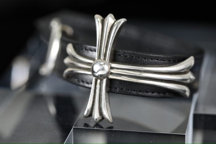 クロムハーツ BENT CH CROSS レザーブレスレット ガンスリンガー シルバーアクセ - 画像 (2)