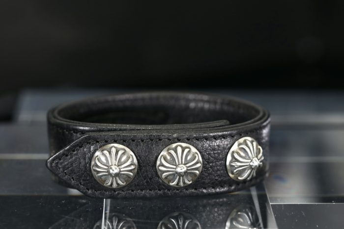 クロムハーツ CHROME HEARTS 3ボタン 2スナップ ブレスレット カモフラ クロスボタン