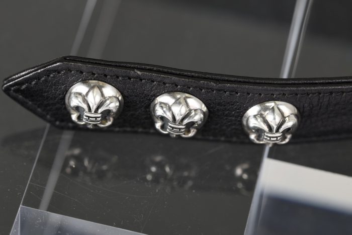 クロムハーツ 3BTN 2SNP BSフレア レザーブレスレット シルバーアクセント - 画像 (4)