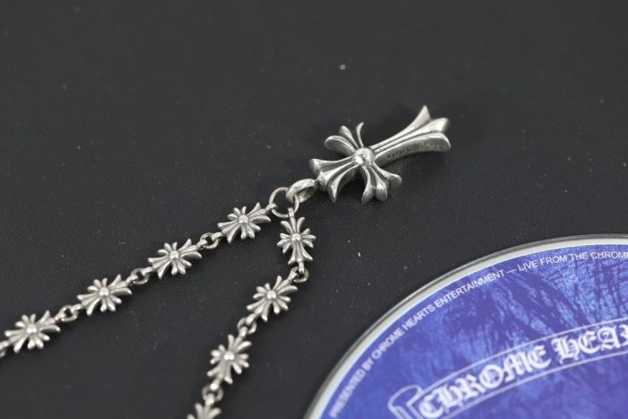クロムハーツ CHROME HEARTS ダイヤモンド 20インチ タイニーE CHプラス＆タイニーファットクロスチャーム パヴェネックレス - 画像 (4)