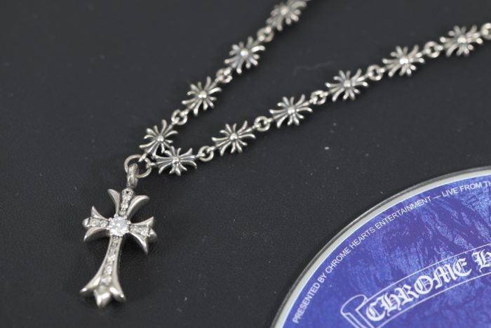 クロムハーツ CHROME HEARTS スモール CHクロス ダイヤモチーフ シルバー925 ネックレス - 画像 (8)