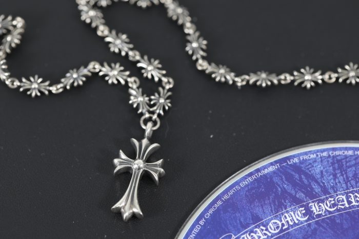 クロムハーツ CHROME HEARTS スモール CHクロス ダイヤモチーフ シルバー925 ネックレス - 画像 (5)