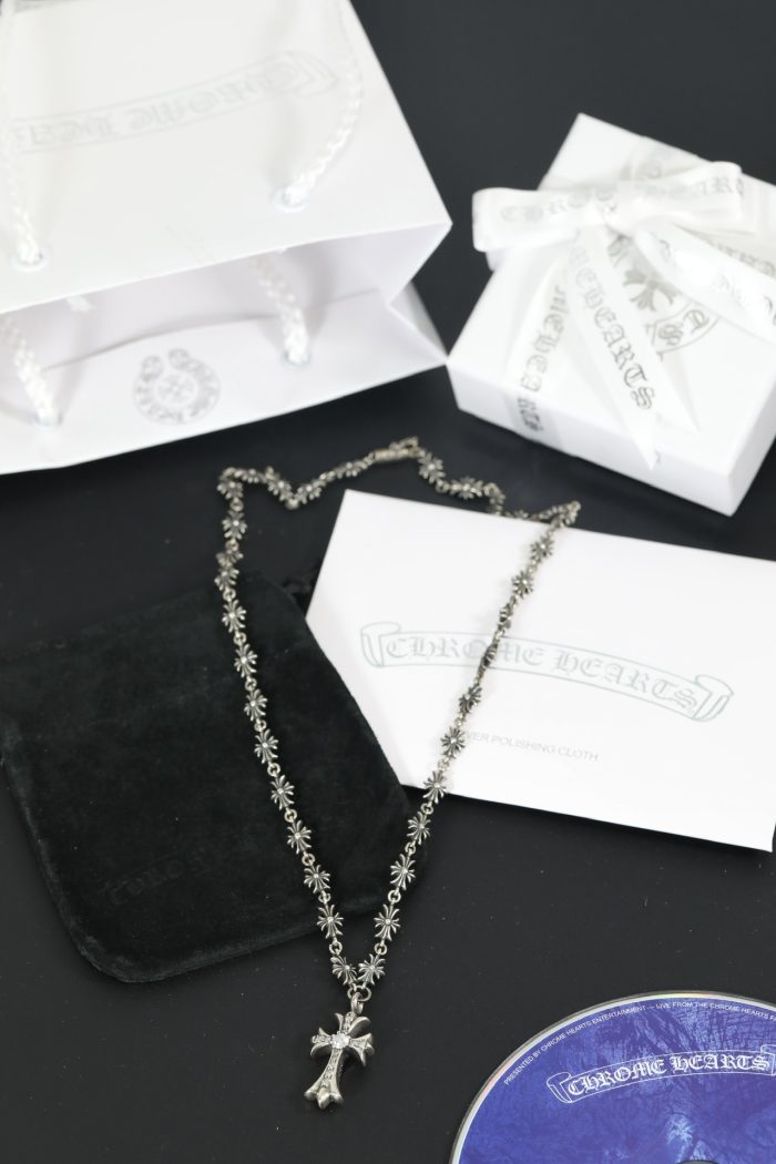 クロムハーツ CHROME HEARTS スモール CHクロス ダイヤモチーフ シルバー925 ネックレス - 画像 (9)