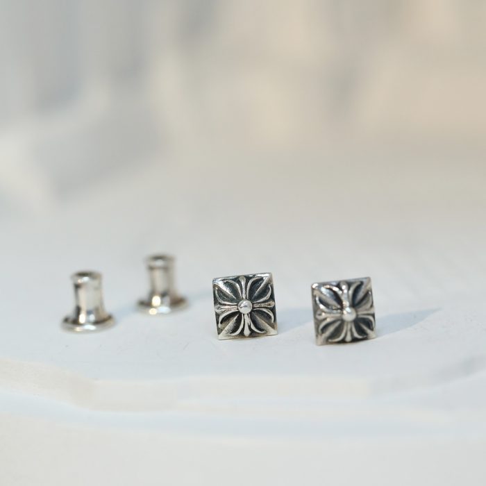 クロムハーツ Chrome Hearts STUD PYRAMID PLS シルバー925 ピラミッドスタッドピアス - 画像 (2)