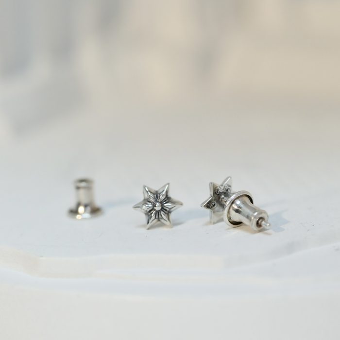 クロムハーツ Chrome Hearts CO STAR スタッドピアス シルバー925の星が耳元で煌めく - 画像 (5)