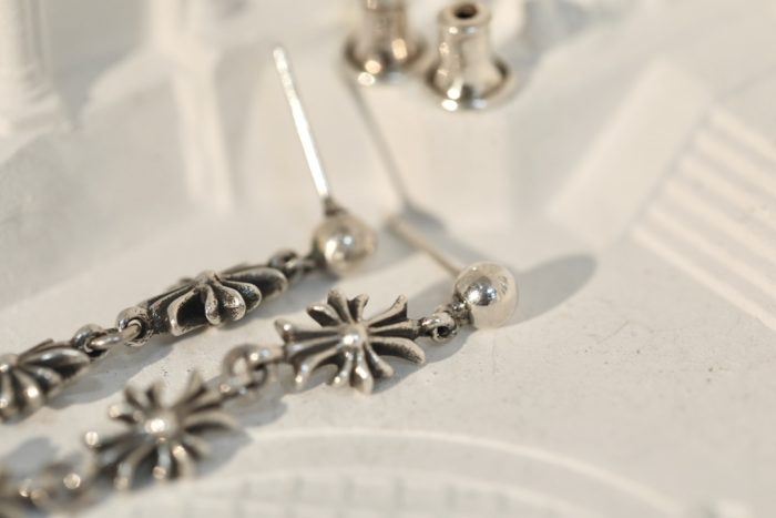 クロムハーツ Chrome Hearts Tiny E3 タイニーE CHプラス 3ドロップ ピアス シルバー925 インボイス付き - 画像 (7)