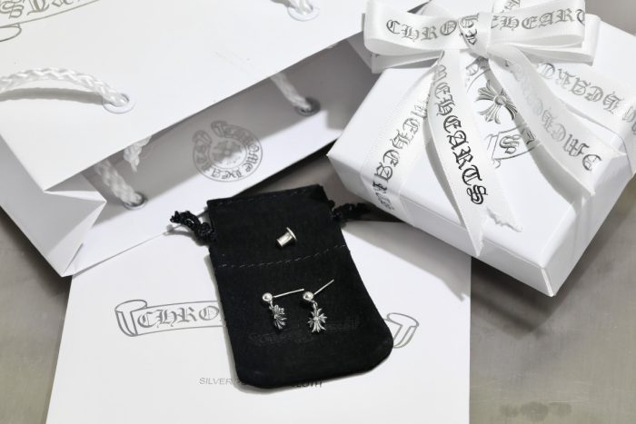 クロムハーツ Chrome Hearts Tiny E1 CHプラス ドロップ シルバー925 ピアス - 画像 (10)