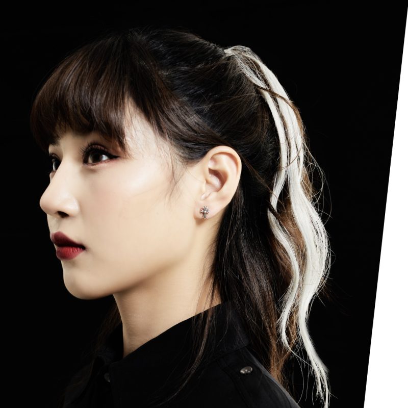 クロムハーツ Chrome Hearts CHクロス 2 Fat シルバー925ピアス 洗練されたスタイル