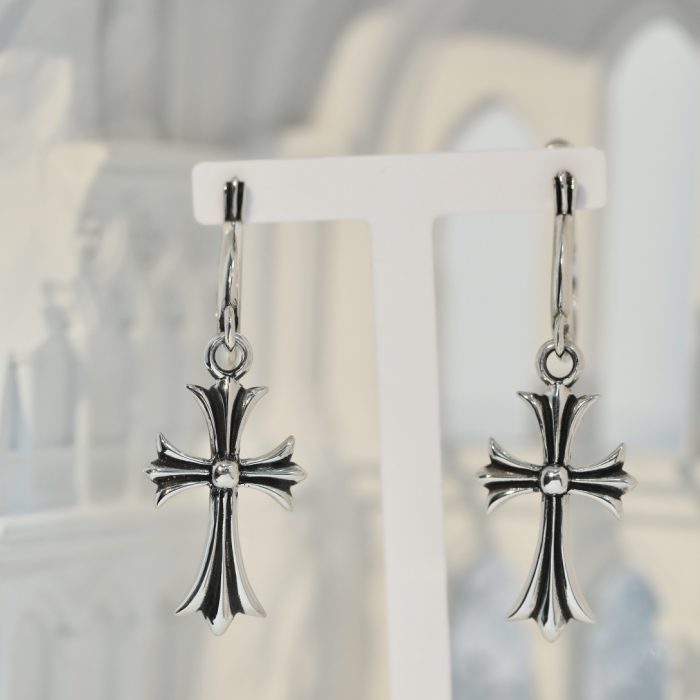 クロムハーツ Chrome Hearts Tiny CHクロスピアス シルバー925 エレガントな輝き - 画像 (2)