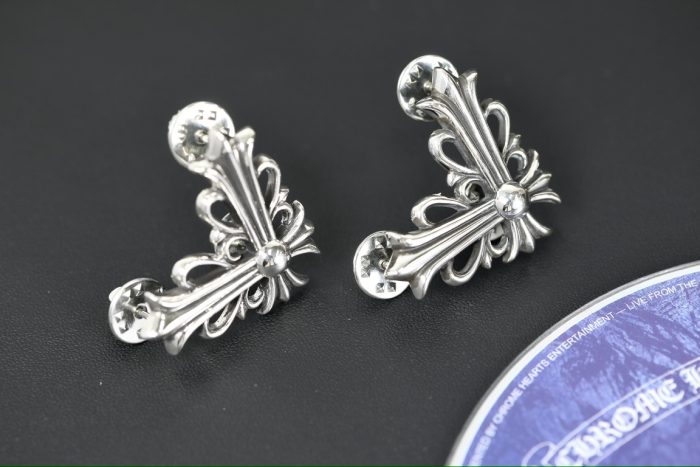 クロムハーツ CHROME HEARTS フローラルクロス ラージブローチ 2個セット - 画像 (2)
