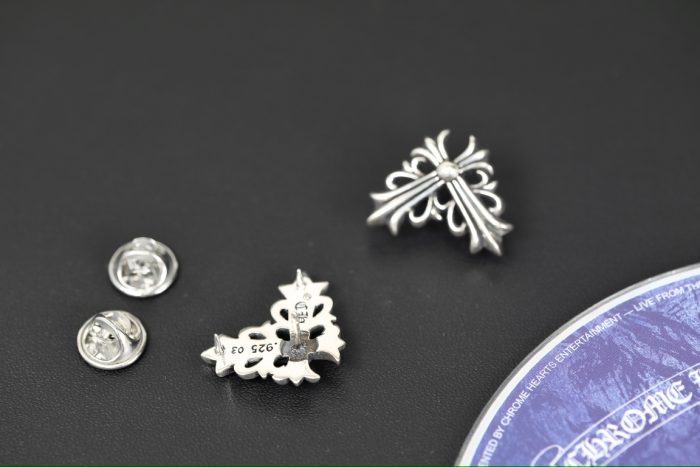 クロムハーツ CHROME HEARTS フローラルクロス スモールブローチ 2個セット - 画像 (5)