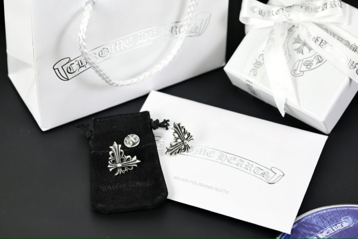クロムハーツ CHROME HEARTS フローラルクロス スモールブローチ 2個セット - 画像 (8)