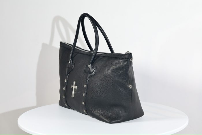 クロムハーツ Cross Duffle モニカ ラージサイズ ピラミッドスタッズ＆CHクロス レザーハンドバッグ - 画像 (3)