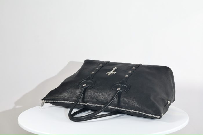 クロムハーツ Cross Duffle モニカ ラージサイズ ピラミッドスタッズ＆CHクロス レザーハンドバッグ - 画像 (6)