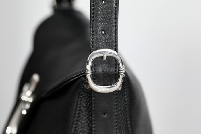 クロムハーツ CHROME HEARTS  Flap ラージクロス  レザー ブラック ショルダーバッグ - 画像 (6)