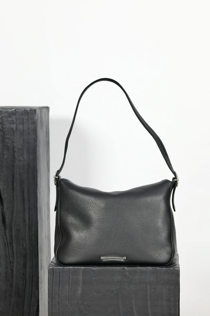 クロムハーツ CHROME HEARTS  Flap ラージクロス  レザー ブラック ショルダーバッグ - 画像 (4)