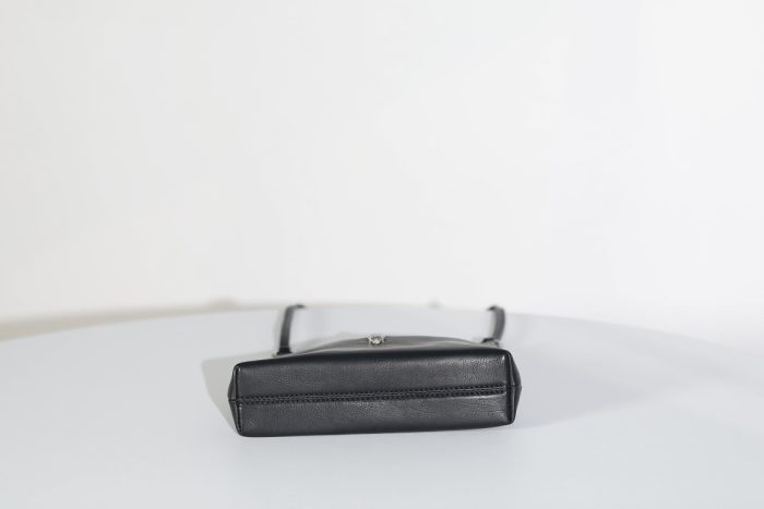 クロムハーツ CHROME HEARTS VIV  Mini レザー ブラック ダガー ミニショルダーバッグ - 画像 (4)