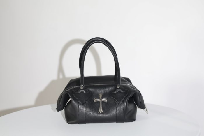 クロムハーツ MONICA BAG ブラックレザー CHクロス装飾 ハンドバッグ シルバー925 - 画像 (5)