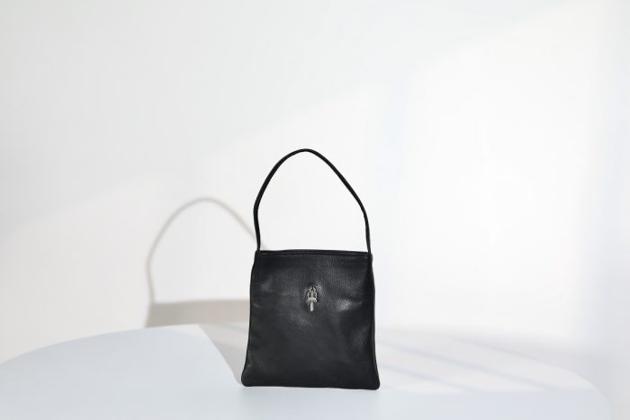 クロムハーツ CHROME HEARTS DRACULA ダガーチャーム レザー ハンドバッグ