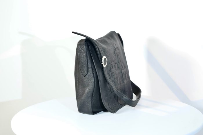 クロムハーツ ALL Black メールバッグ セメタリークロスパッチ バケッタレザー ショルダーバッグ - 画像 (3)