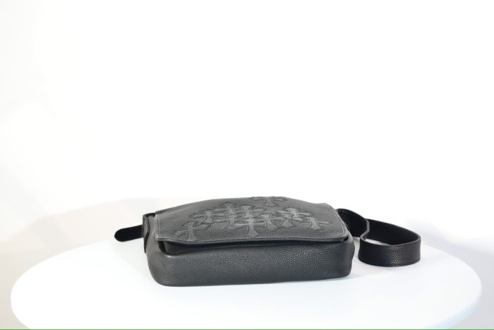 クロムハーツ ALL Black メールバッグ セメタリークロスパッチ バケッタレザー ショルダーバッグ - 画像 (5)