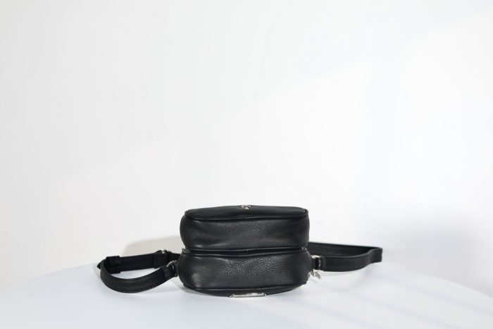 クロムハーツ Chrome Hearts ダガー装飾 バレットバッグ 高級レザー使用 ショルダーバッグ - 画像 (5)