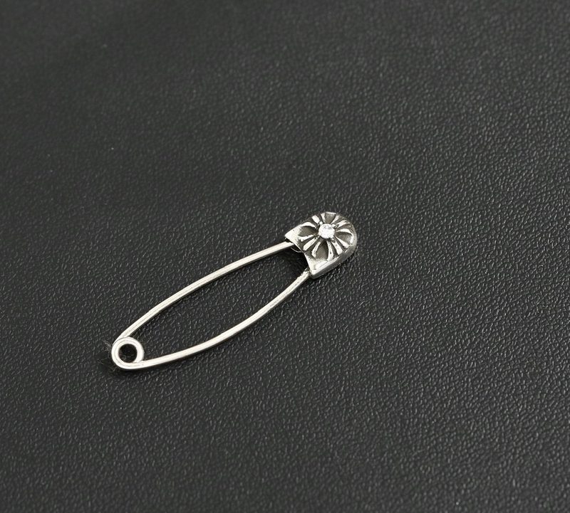 クロムハーツ CHROME HEARTS スモール セーフティピン ネックレストップ 1ダイヤ シルバー